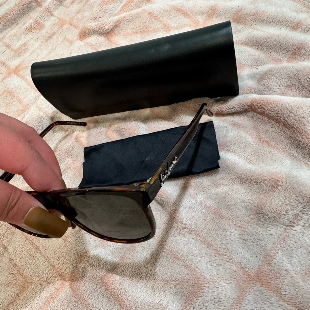 Saint Laurent sun glasses - Picture 3 of 4